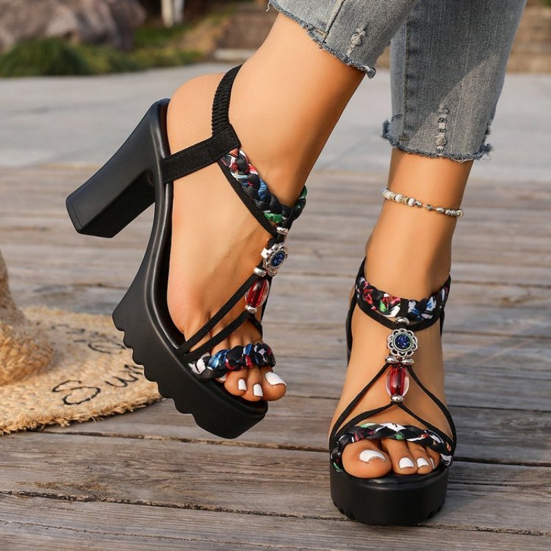 New Ethnic Fashion - Sandal Wanita Gaya Etnik Musim Panas